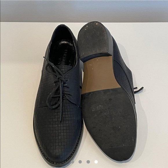 Burberry Black Oxford women's shoes - Picture 2 of 4